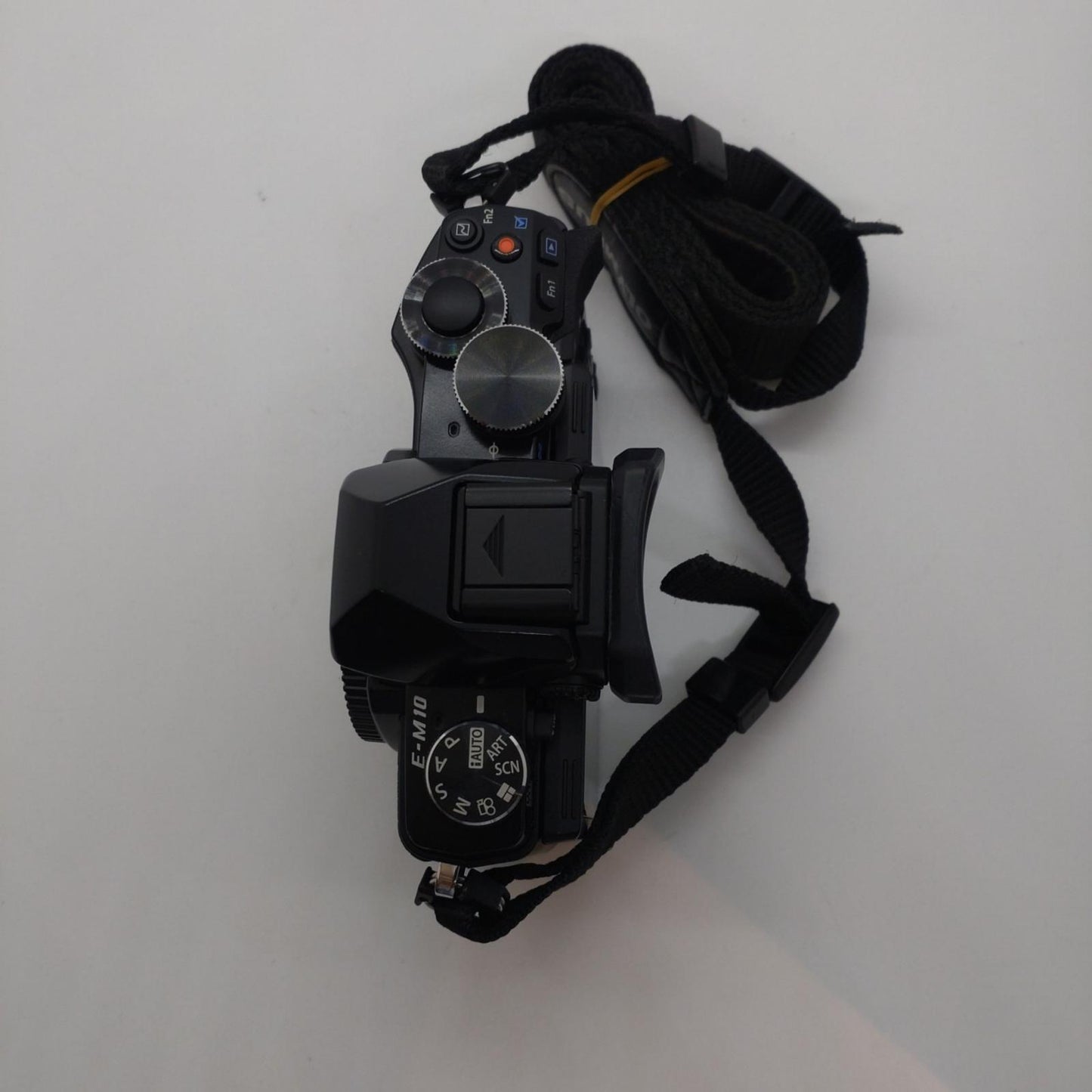 【全額返金保証】【最速発送】OLYMPUS デジタル一眼 OM-D E-M10 ボディ [ブラック] 美品 動作確認済