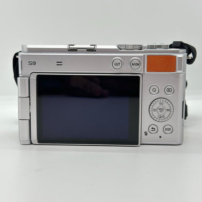 【全額返金保証】【最速発送】Panasonic デジタル一眼 LUMIX DC-S9 ボディ 美品 動作確認済