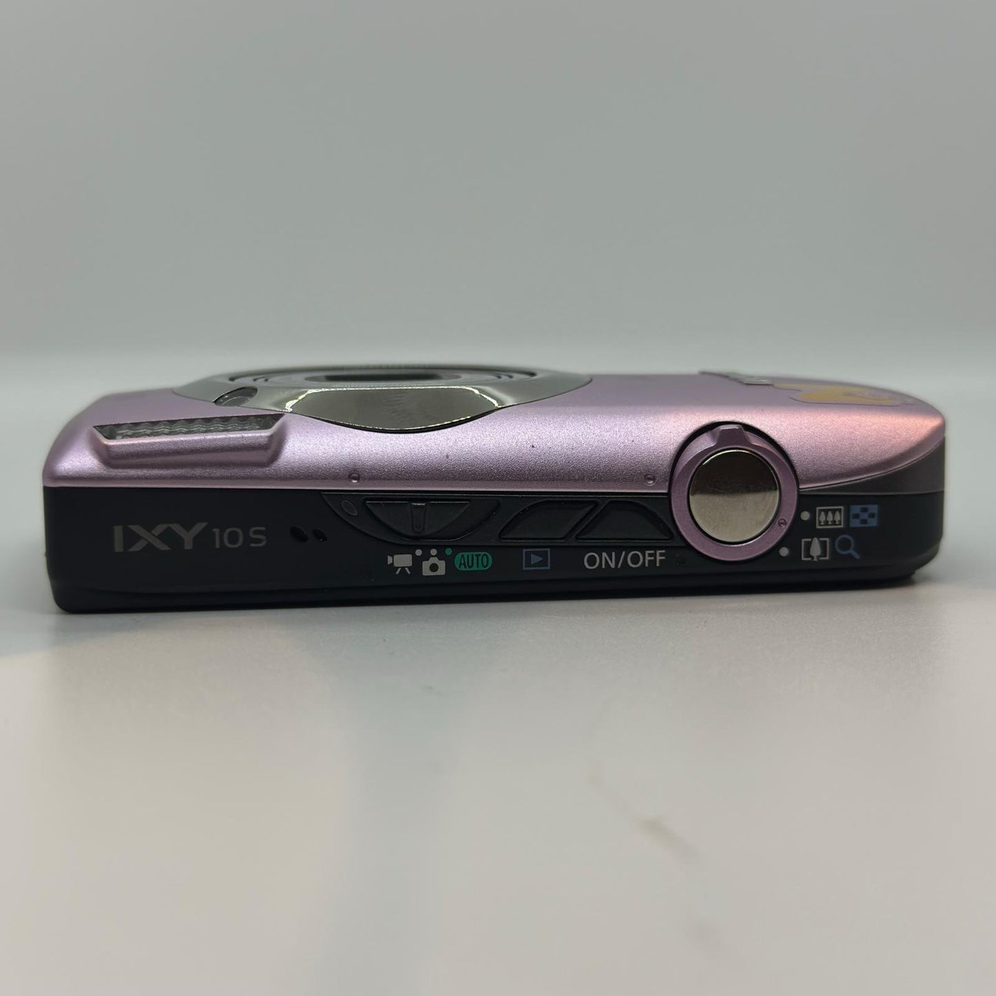 【全額返金保証】【最速発送】Canon コンパクトデジタルカメラ IXY 10S パープル 美品 動作確認済