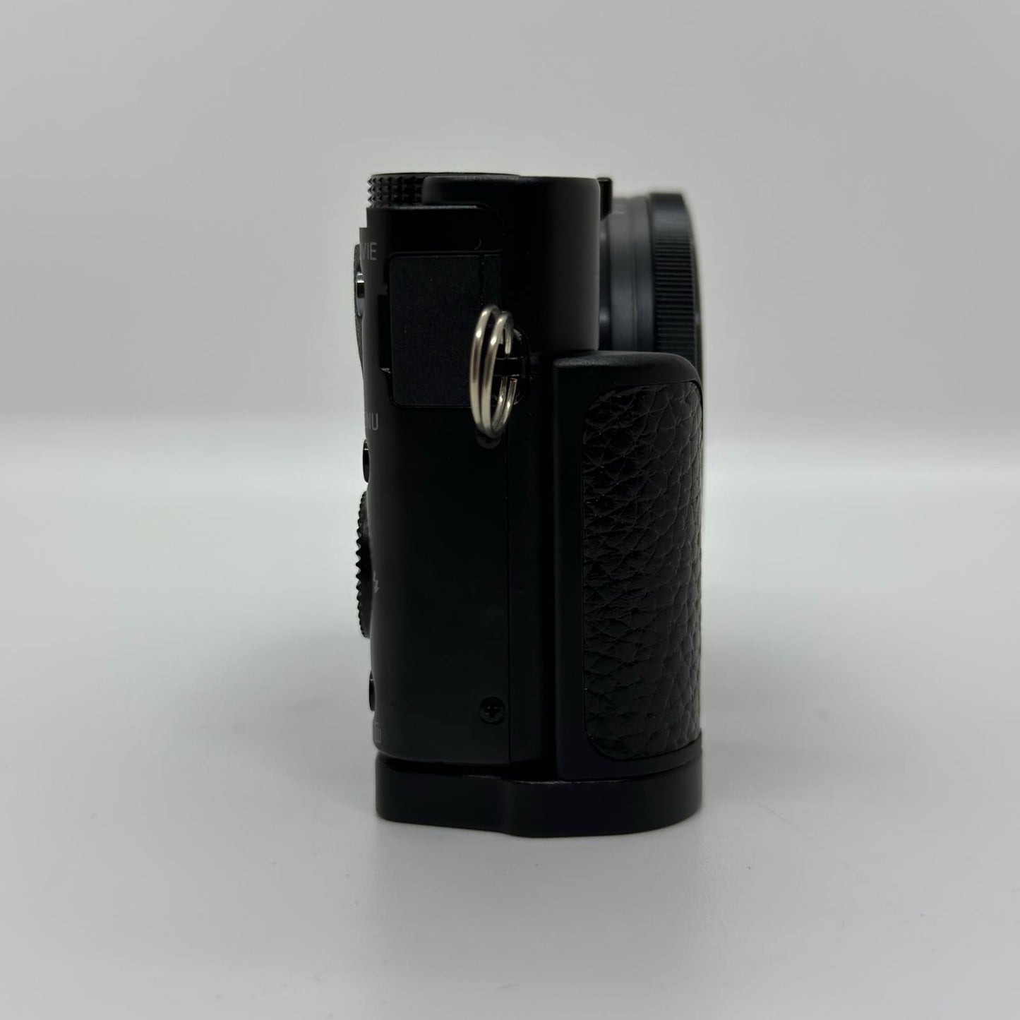 【全額返金保証】【最速発送】Sony コンパクトデジタルカメラ サイバーショット DSC-RX100 美品 動作確認済