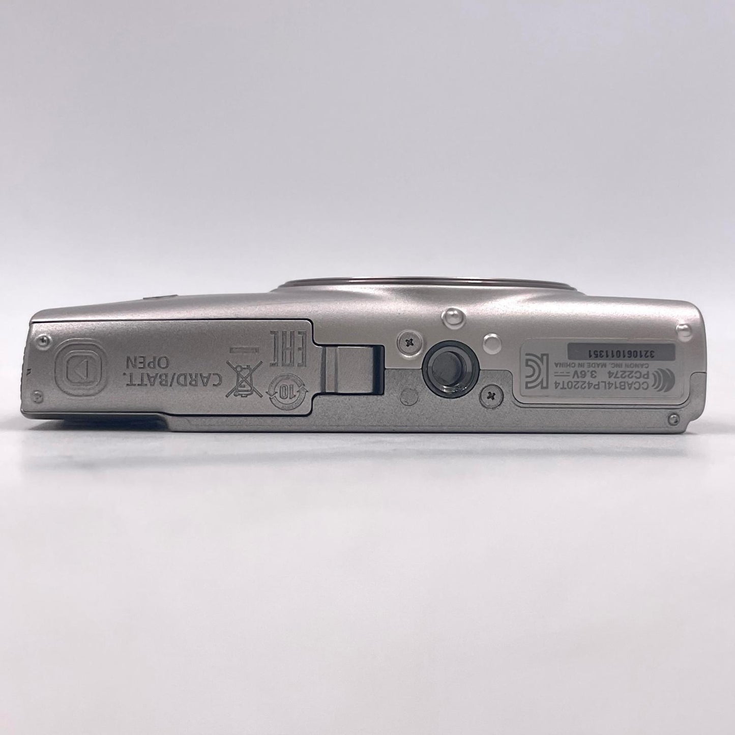 【全額返金保証】【最速発送】Canon コンパクトデジタルカメラ IXY 650 [シルバー] 美品 動作確認済