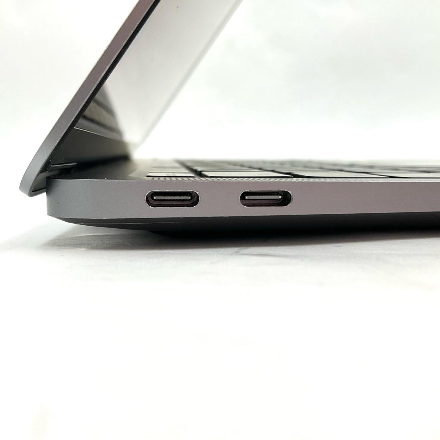 【全額返金保証】【最速発送】Apple MacBook Air 13インチ 2020 Apple M1 8GB 256GB スペースグレイ 92% 美品 動作確認済