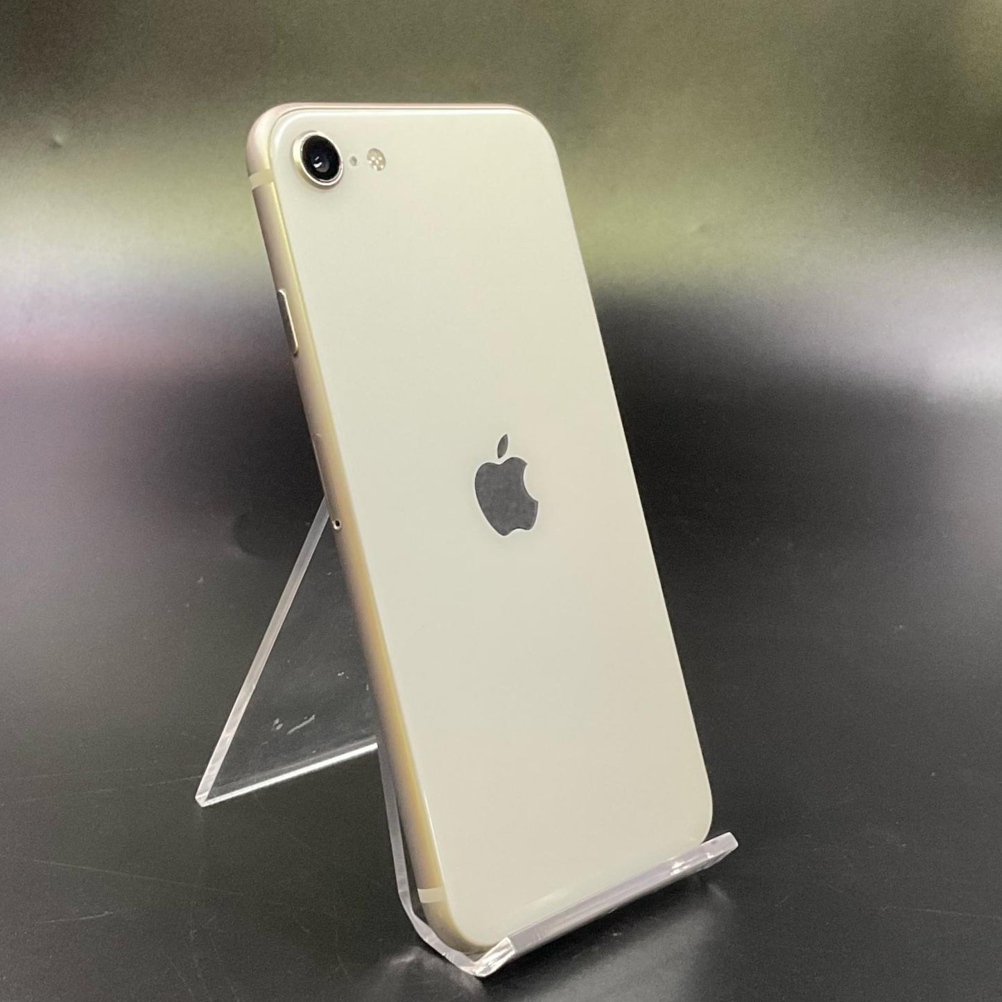 【全額返金保証】【最速発送】Apple iPhone iPhone SE（第3世代） 64GB スターライト au SIMフリー 白ロム 動作確認済 79%
