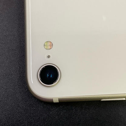 【全額返金保証】【最速発送】Apple iPhone iPhone SE（第3世代） 64GB スターライト au SIMフリー 白ロム 美品 動作確認済 97%