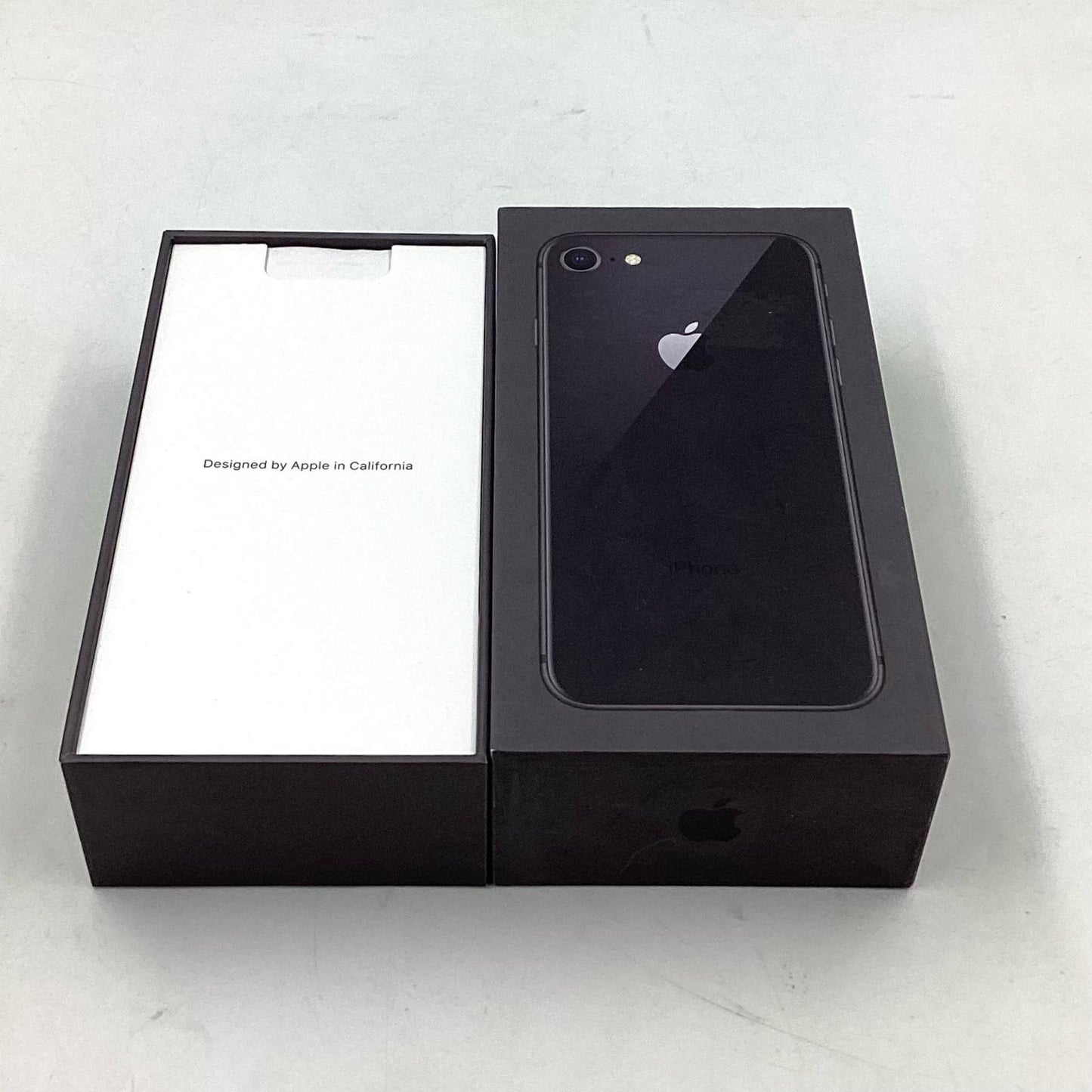 【最速発送】Apple iPhone iPhone 8 64GB スペースグレイ docomo 白ロム【難有】 87%