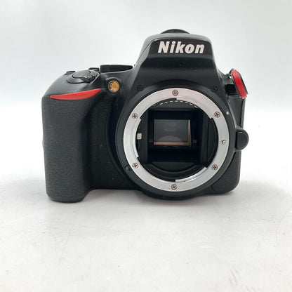 【全額返金保証】【最速発送】Nikon デジタル一眼 D5600 ボディ ブラック 美品 動作確認済