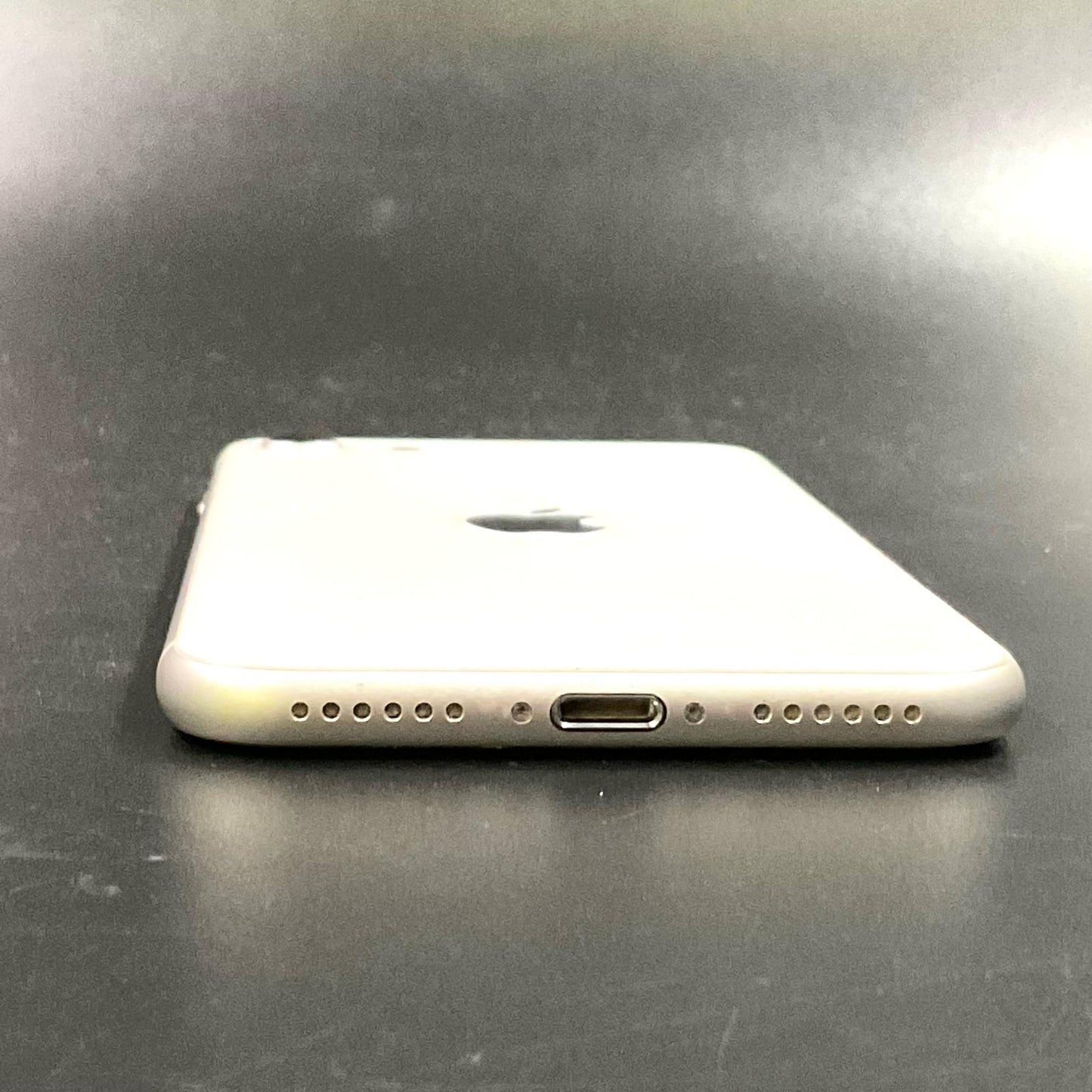 【最速発送】Apple iPhone iPhone SE（第3世代） 64GB スターライト au SIMフリー 白ロム【難有】 87%