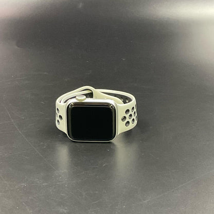 【最速発送】Apple Watch Nike SE アルミニウム 40mm GPS 83%【難有】