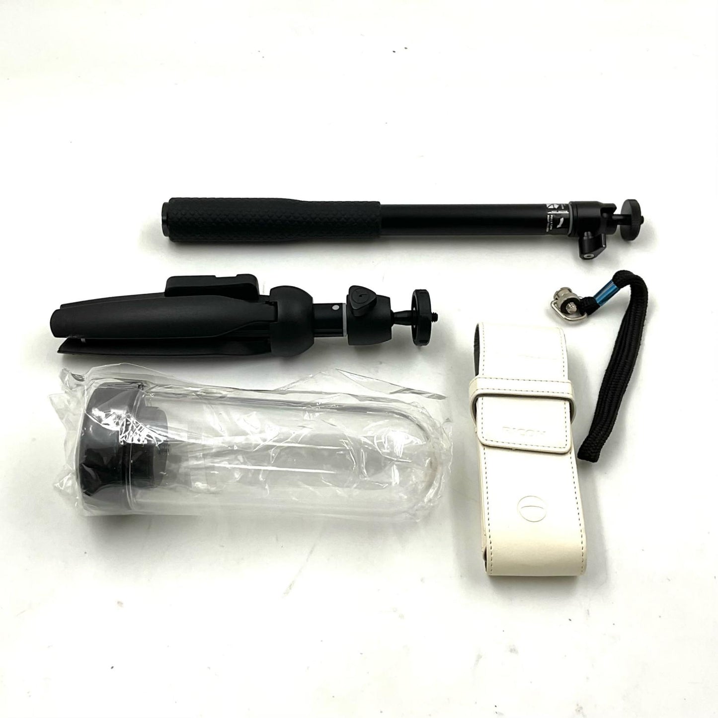 【全額返金保証】【最速発送】RICOH THETA SC [ホワイト] 超美品 動作確認済