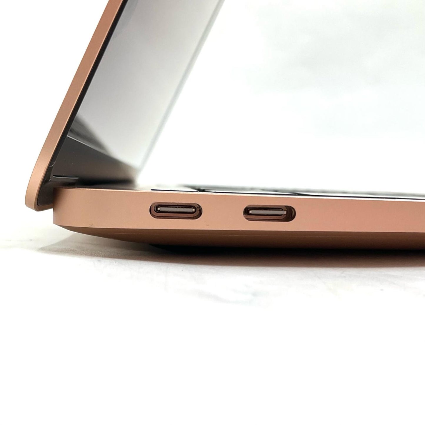 【全額返金保証】【最速発送】Apple MacBook Air 13.3インチ 2020 M1 8コア 8GB 256GB ゴールド 100% 美品 動作確認済