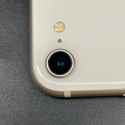 【全額返金保証】【最速発送】Apple iPhone iPhone SE（第3世代） 128GB スターライト au 白ロム 動作確認済 78%