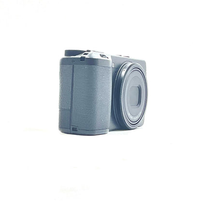 【全額返金保証】【最速発送】RICOH コンパクトデジタルカメラ RICOH GR III HDF 超美品 動作確認済
