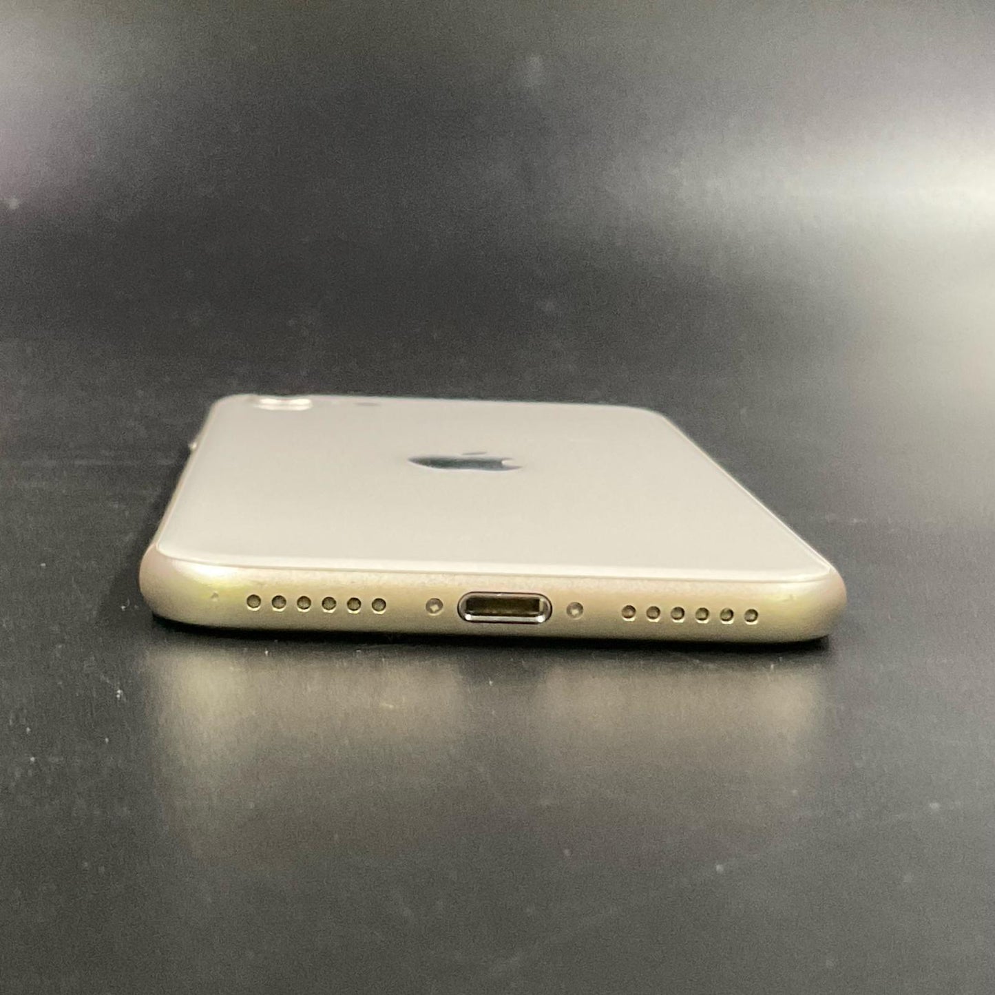 【全額返金保証】【最速発送】Apple iPhone iPhone SE（第3世代） 128GB スターライト docomo 白ロム 美品 動作確認済 88%