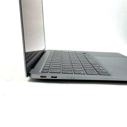 【最速発送】Apple MacBook Air 13インチ 2020 1.1GHz デュアルコアIntel Core i3 8GB 256GB シルバー【難有】