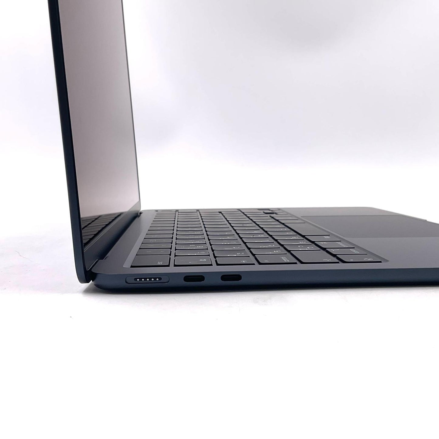 【全額返金保証】【最速発送】Apple MacBook Air 13.6インチ 2024 Apple M3 8GB 512GB ミッドナイト 100% 美品 動作確認済