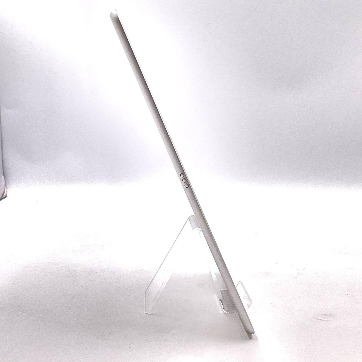 【最速発送】Apple iPad iPad Air 3 Wi-Fi+Cellular 64GB Silver docomo SIMフリー 白ロム【難有】