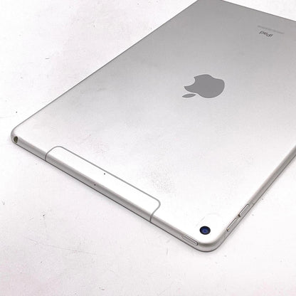 【最速発送】Apple iPad iPad Air 3 Wi-Fi+Cellular 64GB Silver docomo SIMフリー 白ロム【難有】