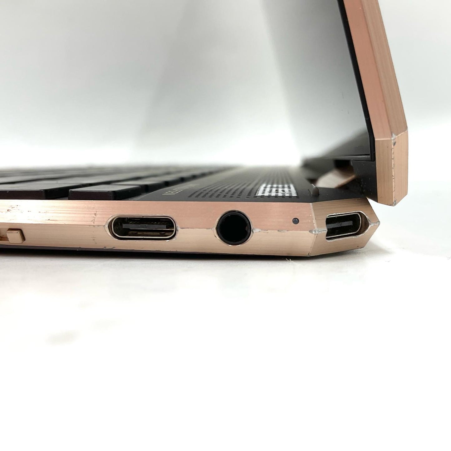 【最速発送】HP Spectre x360 13-ap0039TU i7-8565U @ 1.8GHz 16GB【難有】
