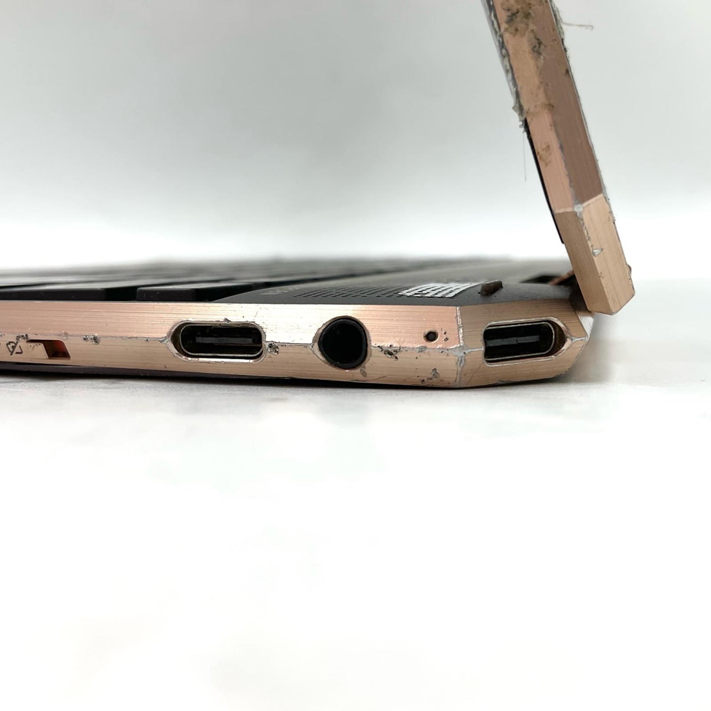 【最速発送】HP Spectre x360 13-ap0039TU i7-8565U @ 1.8GHz 16GB【難有】