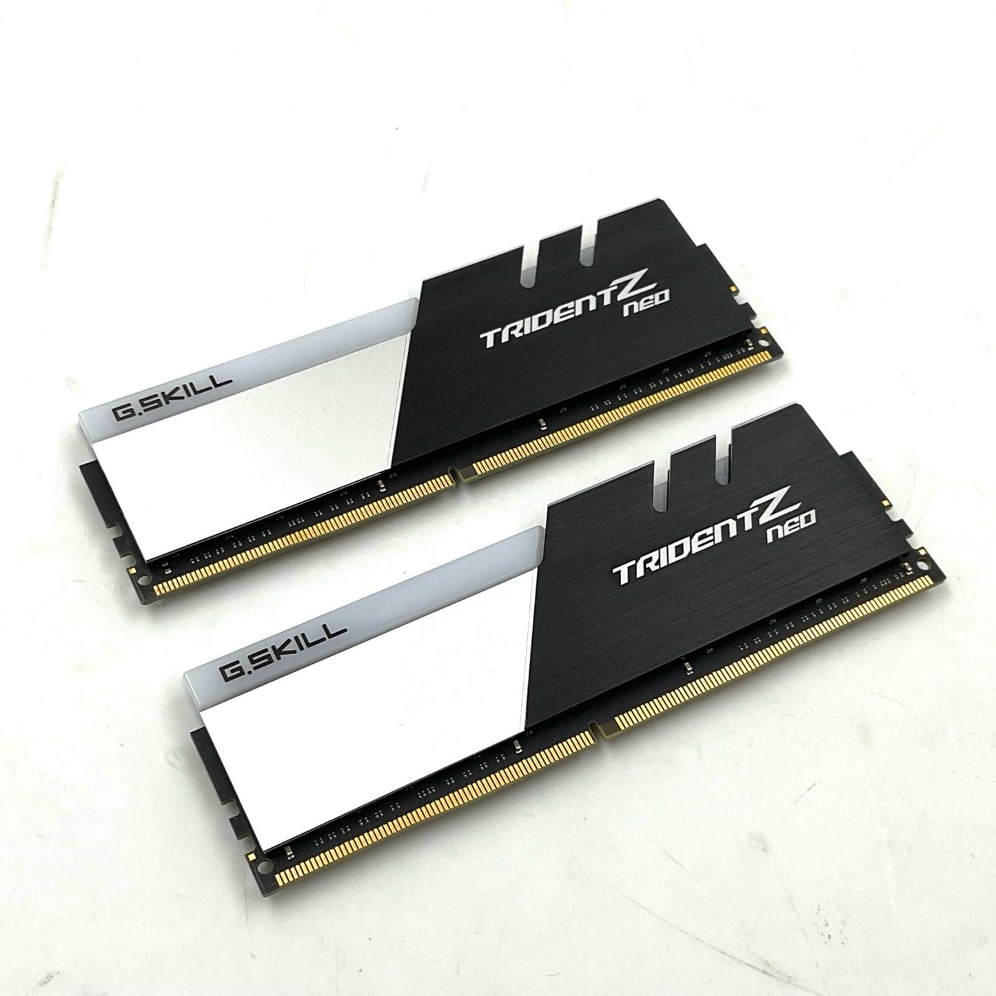 【全額返金保証】【最速発送】G.SKILL DDR4 16GB 2枚組 F4-3600C16D-32GTZNC 美品 動作確認済