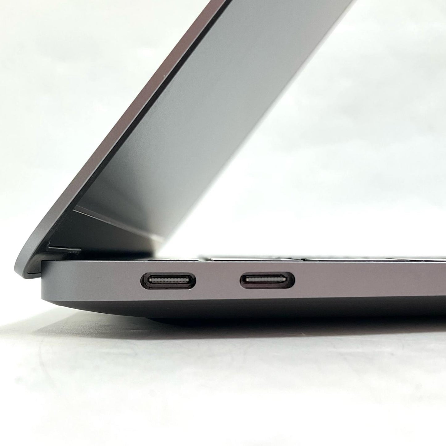 【全額返金保証】【最速発送】Apple MacBook Air 13.3インチ 2020 Apple M1 8GB 256GB スペースグレイ 90% 美品 動作確認済