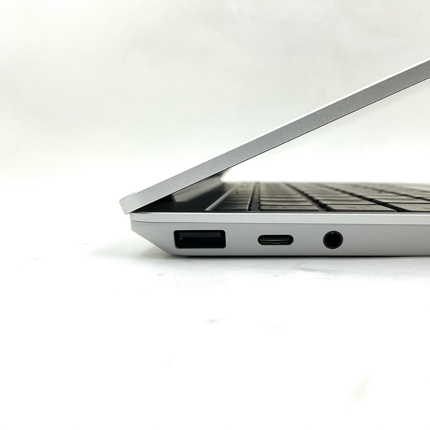 【全額返金保証】【最速発送】Microsoft Surface Laptop Go 3 XJB-00004 i5-1235U 8GB SSD 128GB 100% 美品 動作確認済