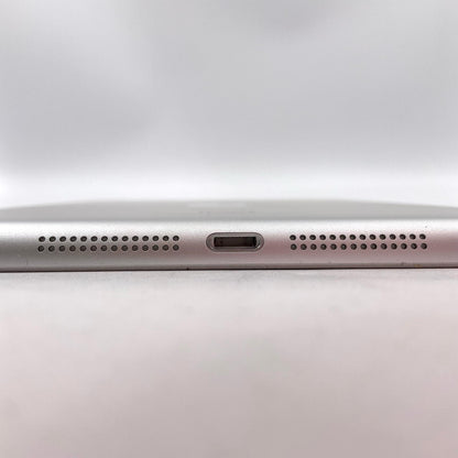 【全額返金保証】【最速発送】Apple iPad mini 7.9インチ 第2世代 32GB シルバー Wi-Fi 美品 動作確認済