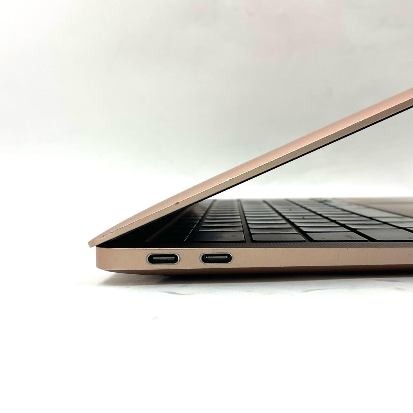 【全額返金保証】【最速発送】Apple MacBook Air 13.3インチ 2020 Apple M1 8GB 256GB ゴールド 82% 動作確認済