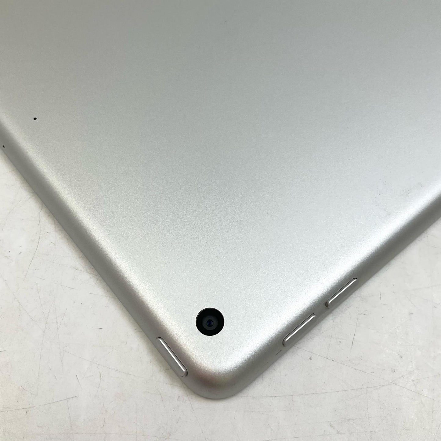 【全額返金保証】【最速発送】Apple iPad iPad 第9世代 64GB シルバー Wi-Fi 美品 動作確認済
