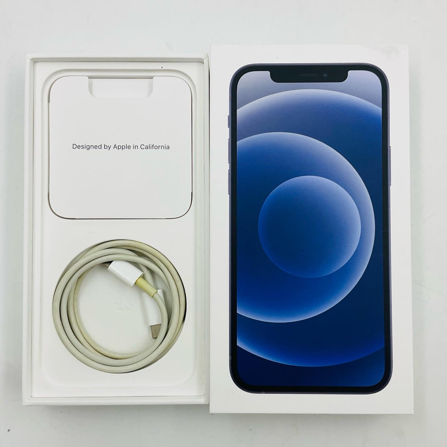 【全額返金保証】【最速発送】Apple iPhone 12 64GB ブラック au 白ロム 美品 動作確認済 88%