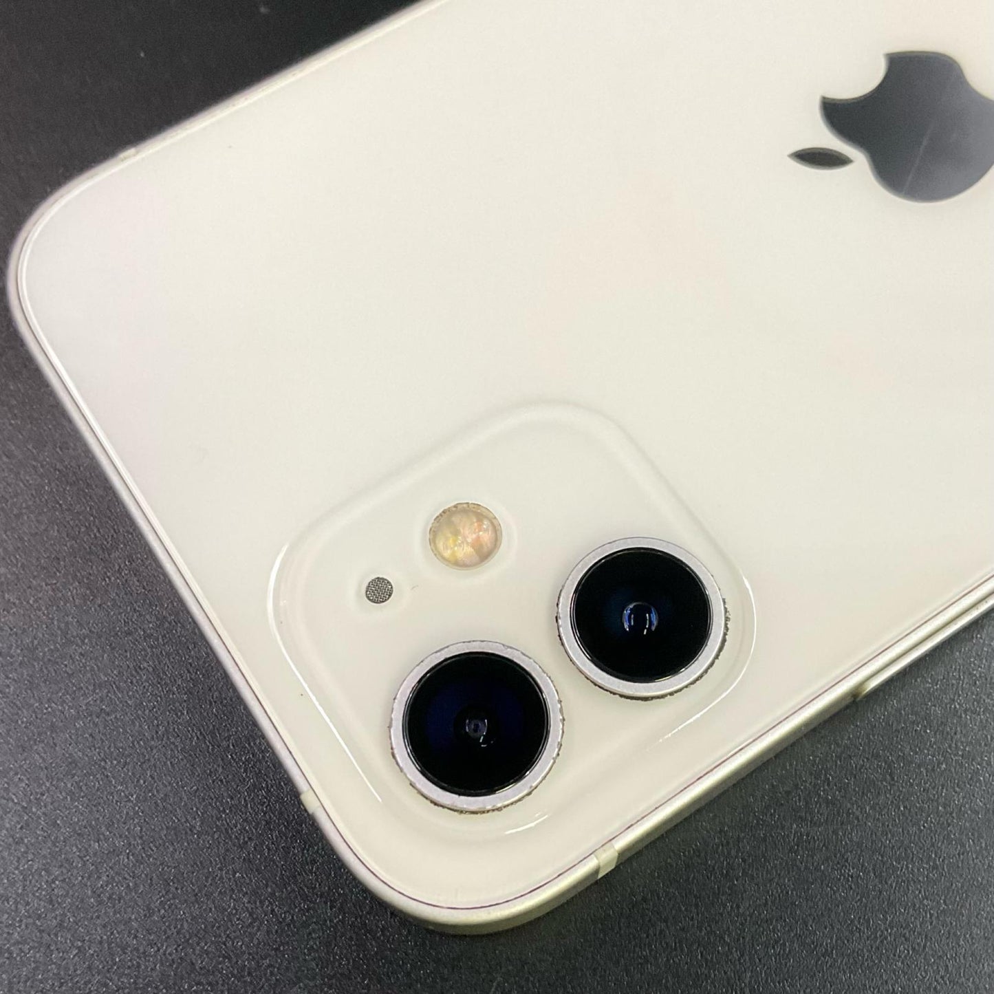 【最速発送】Apple iPhone iPhone 12 128GB ホワイト au 白ロム【難有】 72%