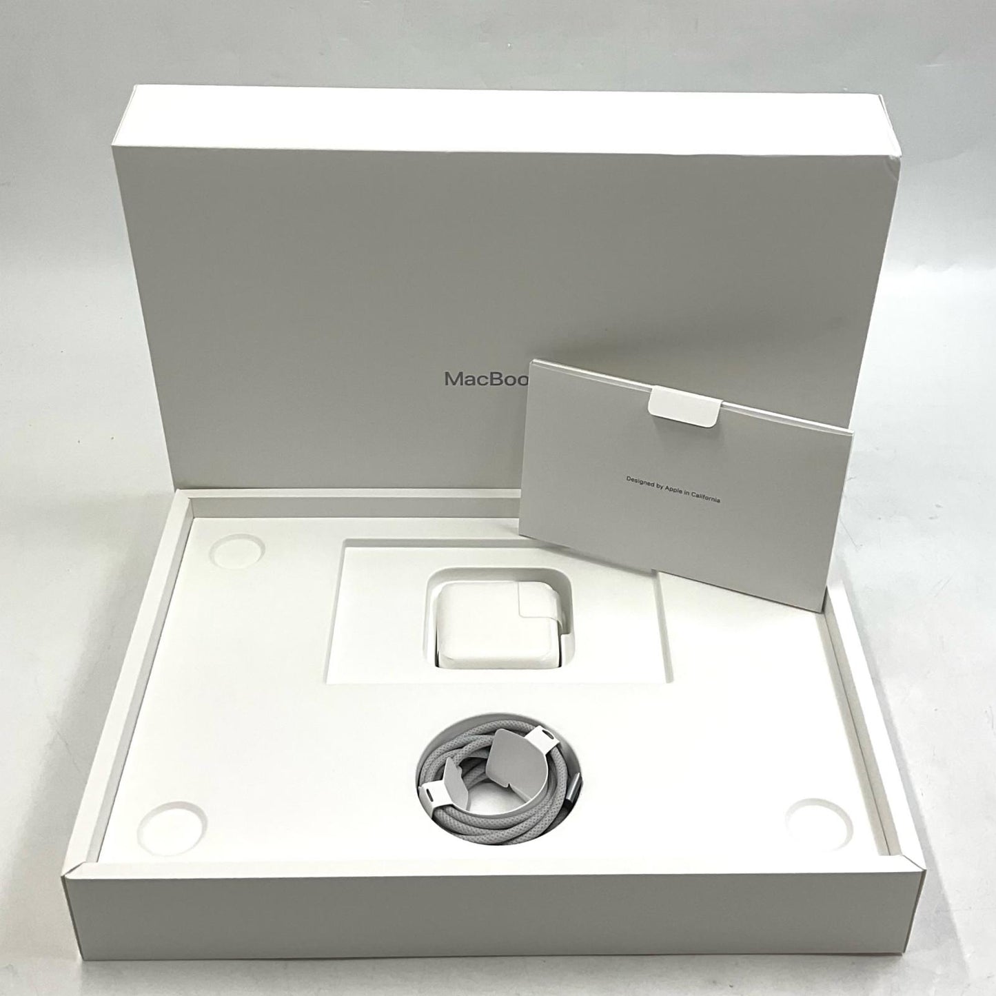 【全額返金保証】【最速発送】Apple MacBook Air 13.6インチ 2022 Apple M2 8GB 256GB スペースグレイ 92% 動作確認済