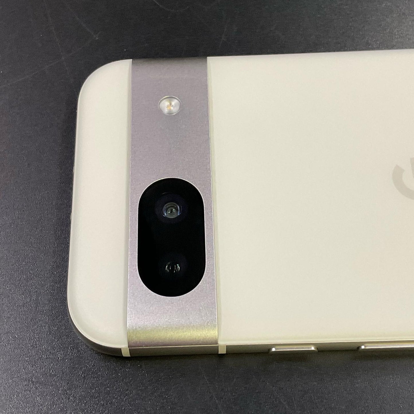 【最速発送】Google Pixel 8a 128GB ポーセリン SIMフリー G576D 白ロム【難有】