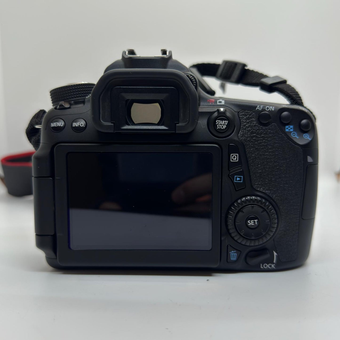 【全額返金保証】【最速発送】Canon デジタル一眼 70D ボディ ブラック 美品 動作確認済