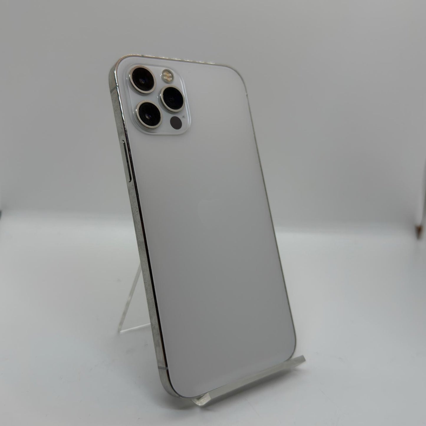 【全額返金保証】【最速発送】Apple iPhone iPhone 12 Pro 128GB シルバー docomo SIMフリー 白ロム 動作確認済 74%