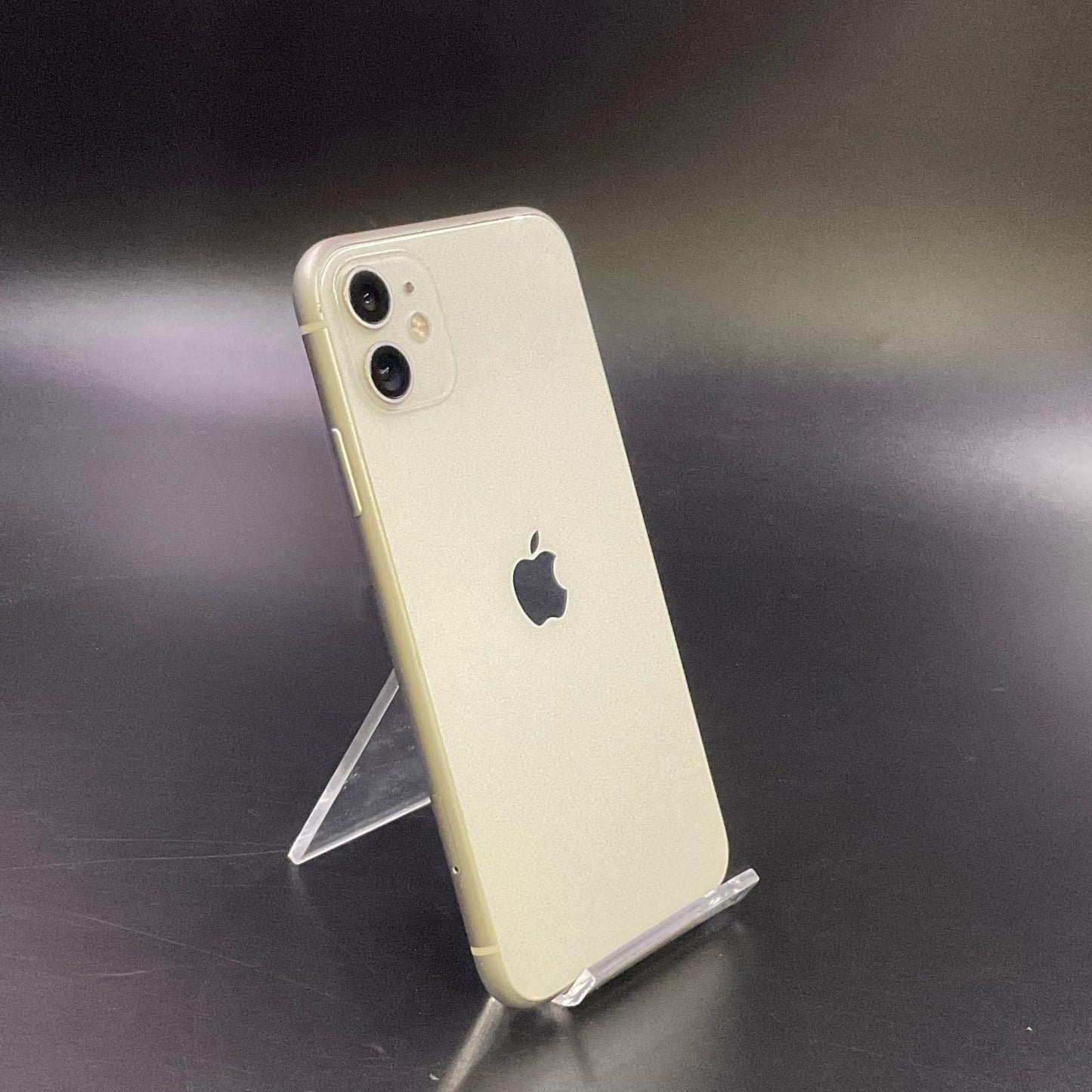 【全額返金保証】【最速発送】Apple iPhone iPhone 11 64GB ホワイト docomo SIMフリー 白ロム 動作確認済 82%