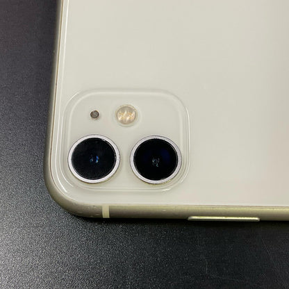 【全額返金保証】【最速発送】Apple iPhone iPhone 11 64GB ホワイト docomo SIMフリー 白ロム 動作確認済 82%