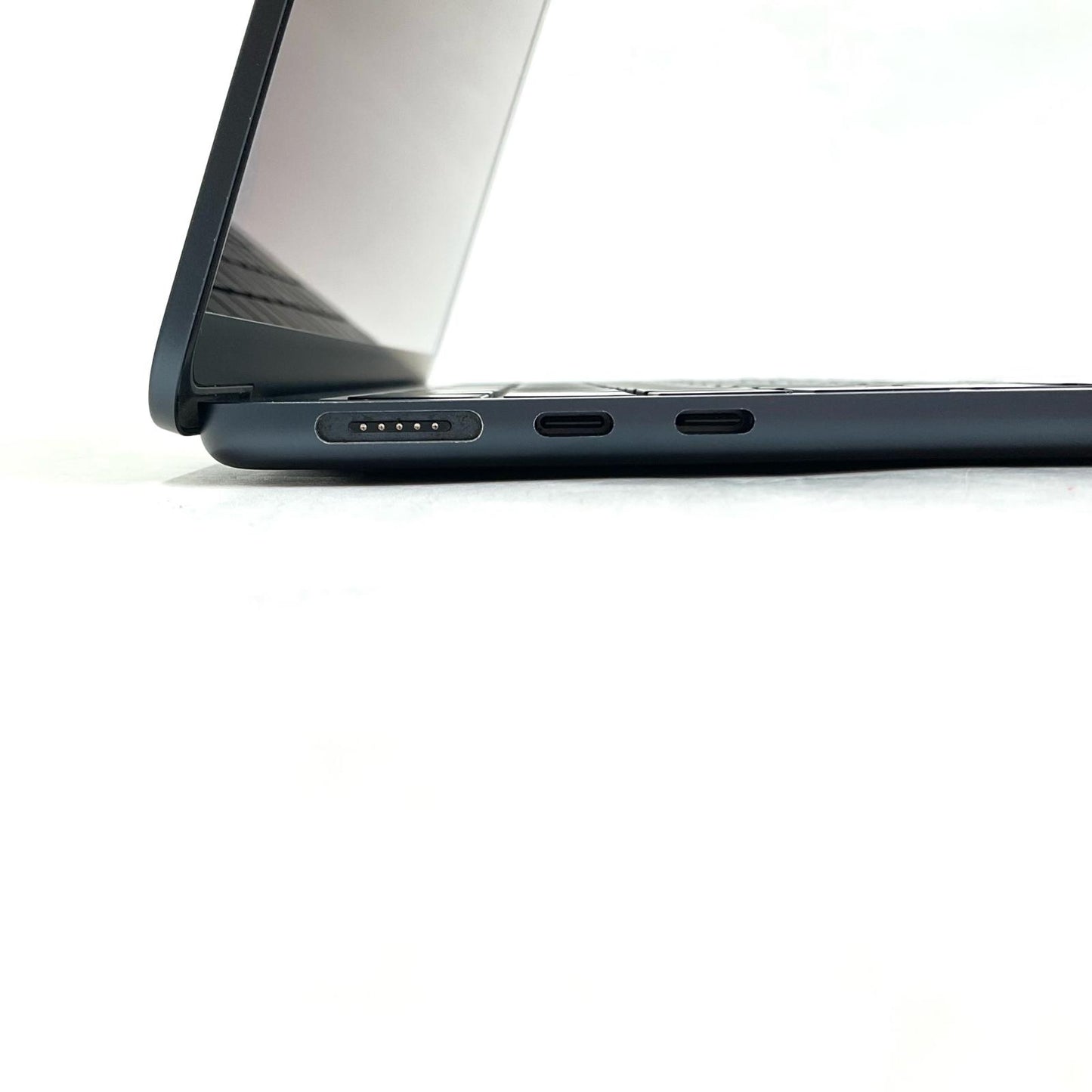 【全額返金保証】【最速発送】Apple MacBook Air 13インチ 2022 Apple M2 8GB 256GB ミッドナイト 93% 美品 動作確認済