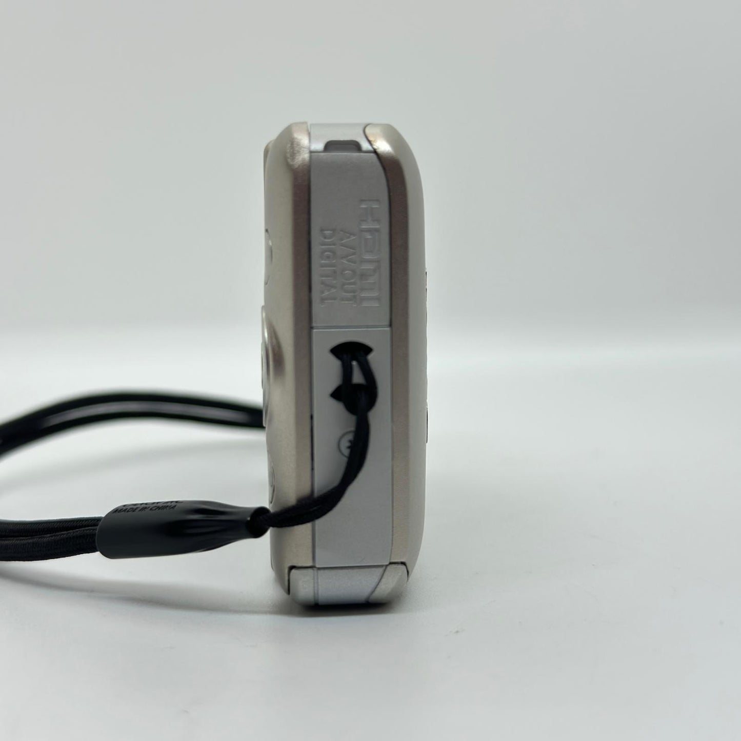 【全額返金保証】【最速発送】Canon コンパクトデジタルカメラ IXY 210F シルバー 美品 動作確認済