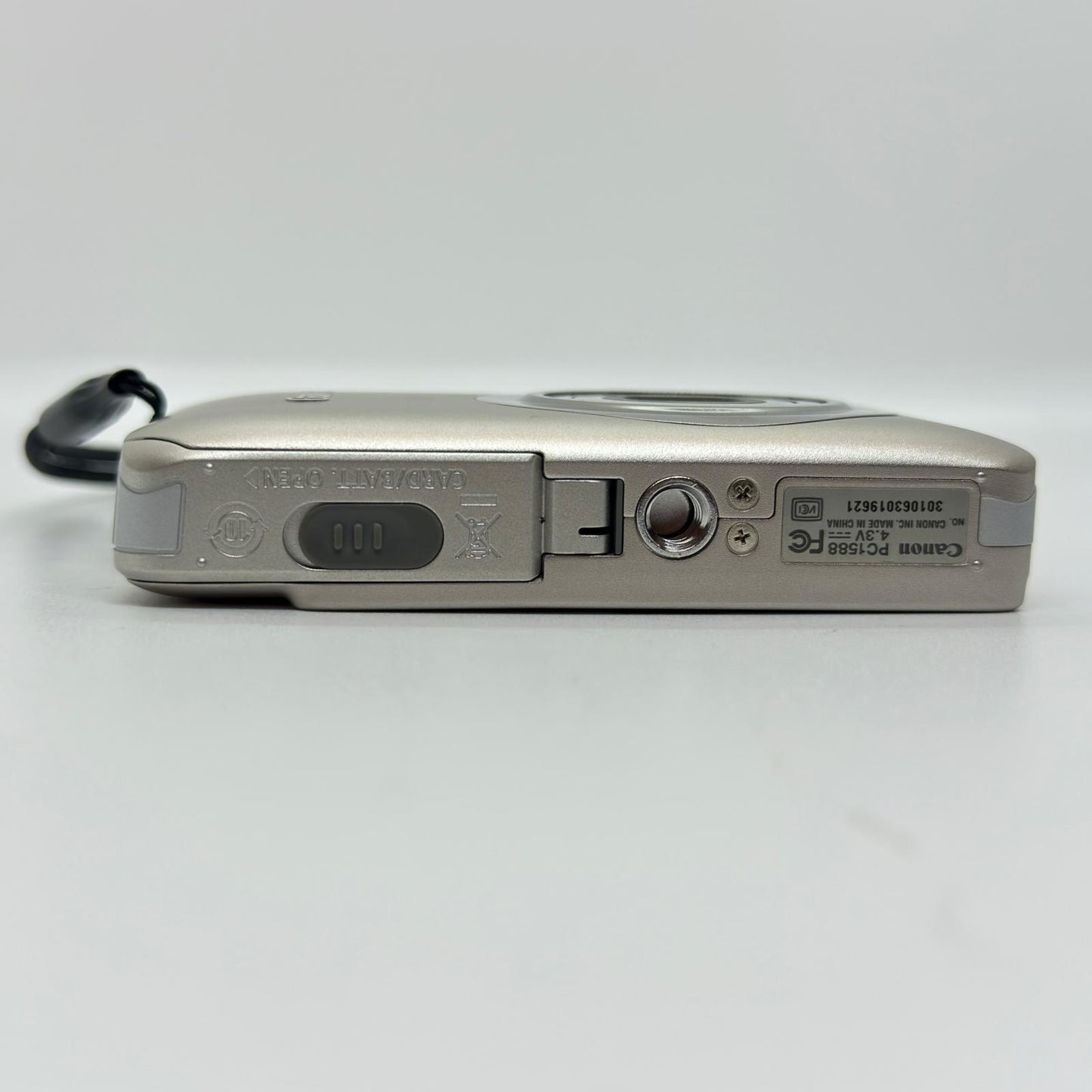【全額返金保証】【最速発送】Canon コンパクトデジタルカメラ IXY 210F シルバー 美品 動作確認済