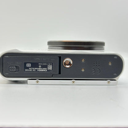 【全額返金保証】【最速発送】 コンパクトデジタルカメラ CASIO EXILIM EX-ZR1100 ホワイト 美品 動作確認済