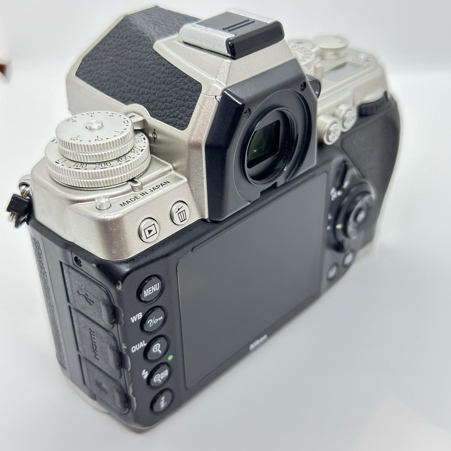 【全額返金保証】【最速発送】Nikon デジタル一眼 Df シルバー ボディ 動作確認済