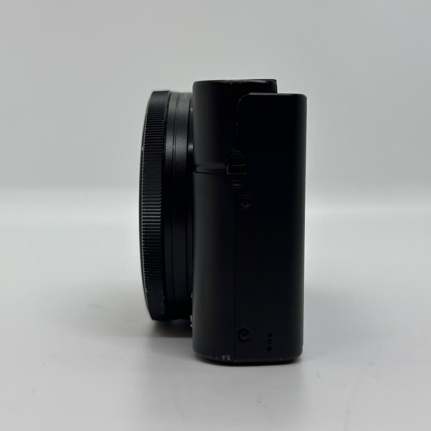 【全額返金保証】【最速発送】Sony コンパクトデジタルカメラ Cyber-shot DSC-RX100 動作確認済