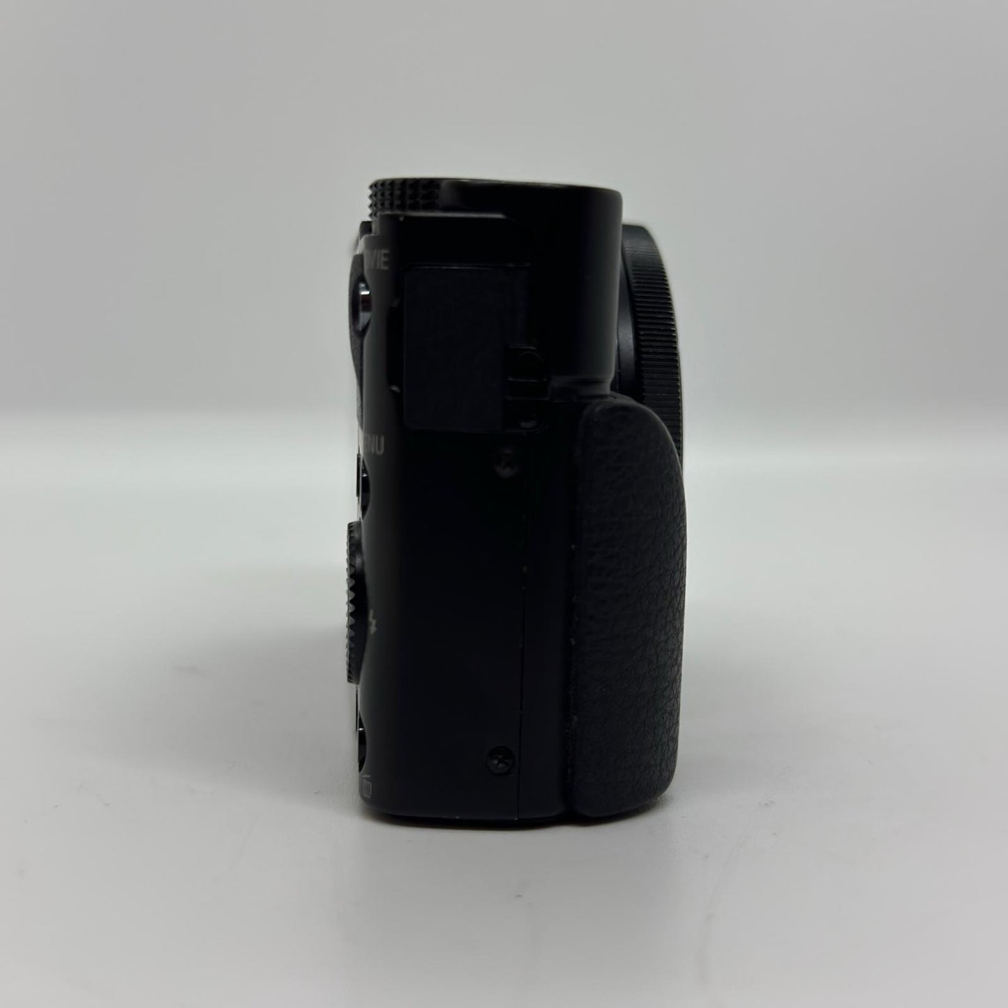 【全額返金保証】【最速発送】Sony コンパクトデジタルカメラ Cyber-shot DSC-RX100 動作確認済