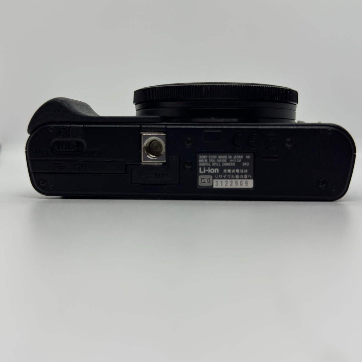 【全額返金保証】【最速発送】Sony コンパクトデジタルカメラ Cyber-shot DSC-RX100 動作確認済