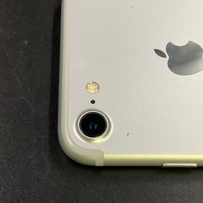 【最速発送】Apple iPhone iPhone 7 128GB シルバー docomo 白ロム【難有】 53%