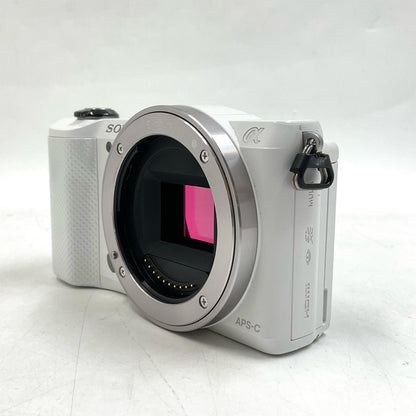 【全額返金保証】【最速発送】Sony デジタル一眼 α5000 ILCE-5000 ボディ [ホワイト] 動作確認済