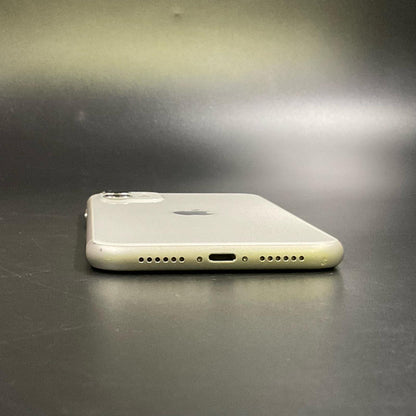 【最速発送】Apple iPhone iPhone 11 64GB ホワイト docomo 白ロム【難有】 82%