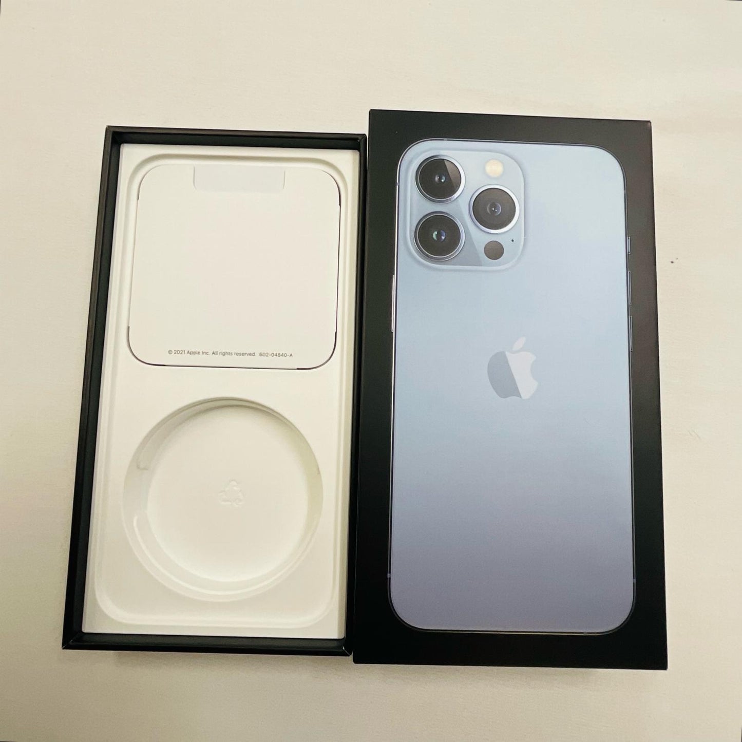 【全額返金保証】【最速発送】Apple iPhone iPhone 13 Pro 256GB シエラブルー au SIMフリー 白ロム 動作確認済 76%