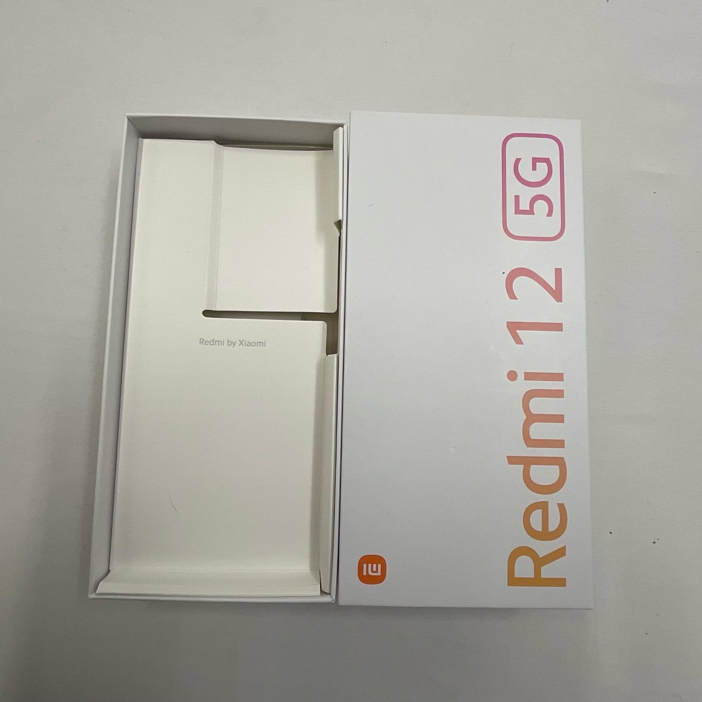 【全額返金保証】【最速発送】Xiaomi Redmi 12 5G 128GB ポーラーシルバー au XIG03 白ロム 動作確認済
